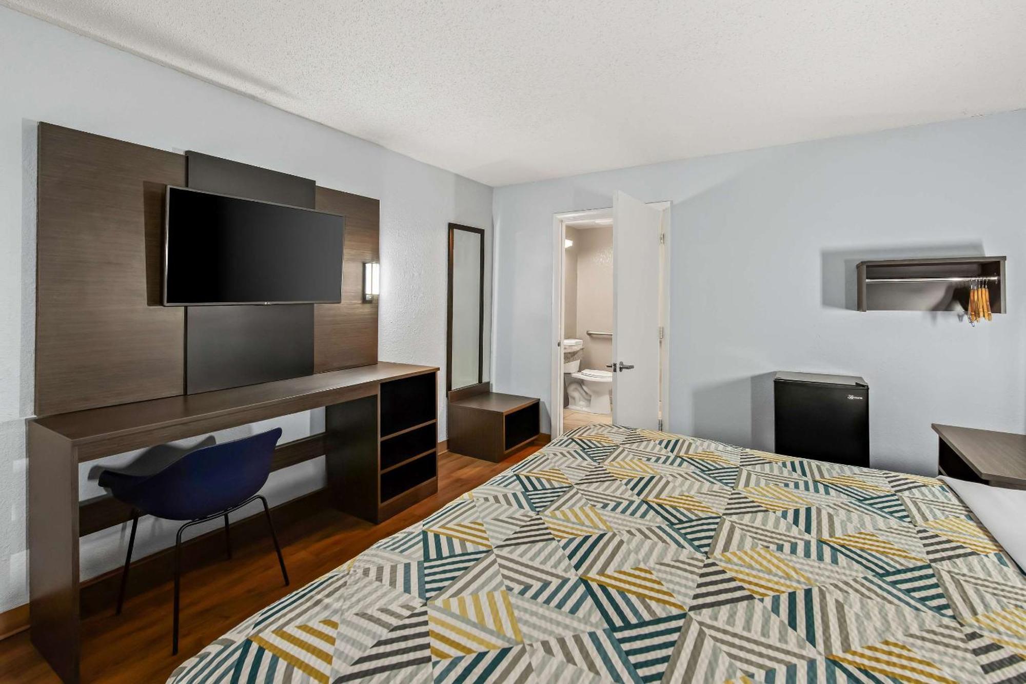 Motel 6 Lester - Philadelphia Airport Exterior photo