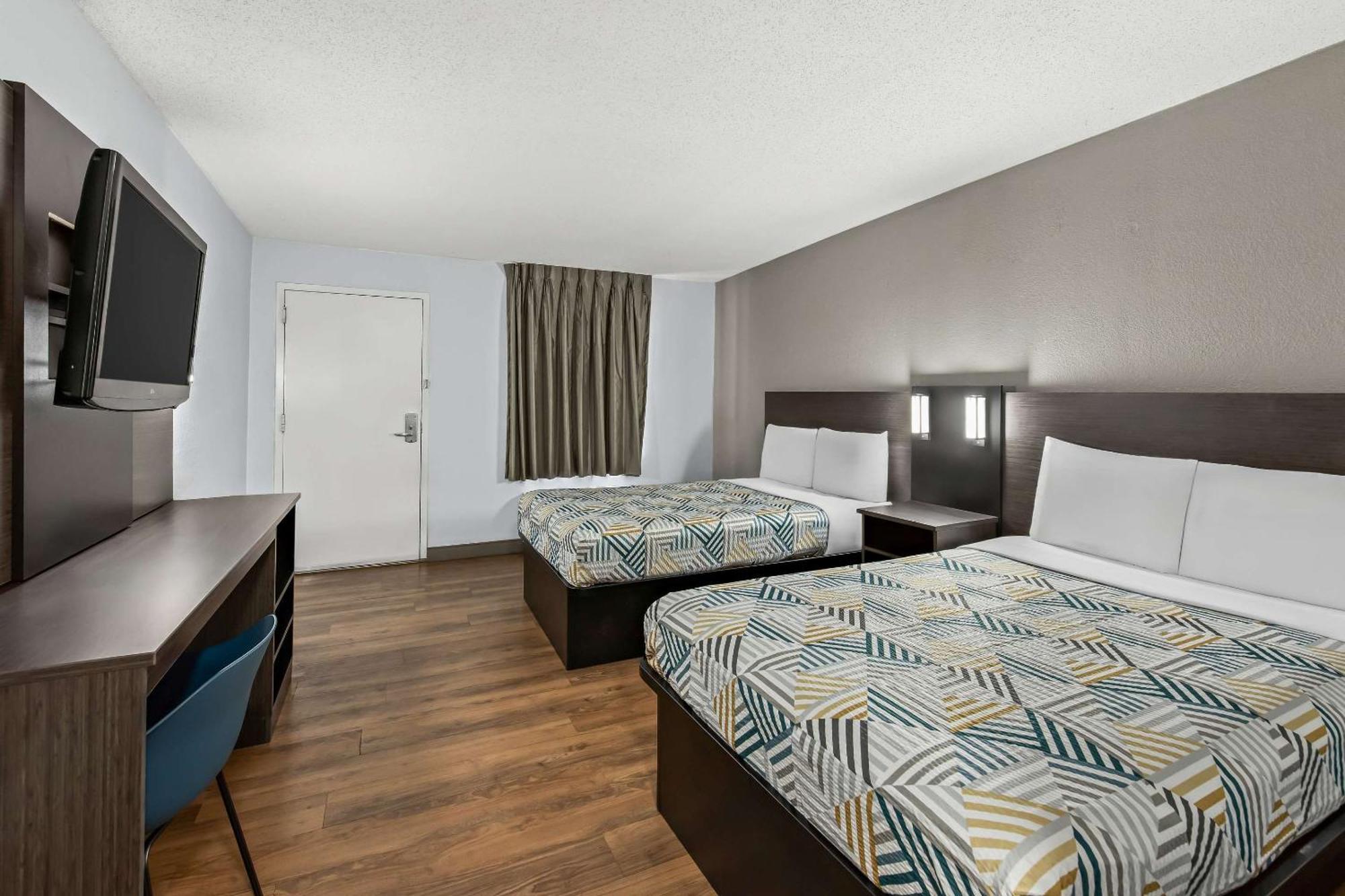 Motel 6 Lester - Philadelphia Airport Exterior photo