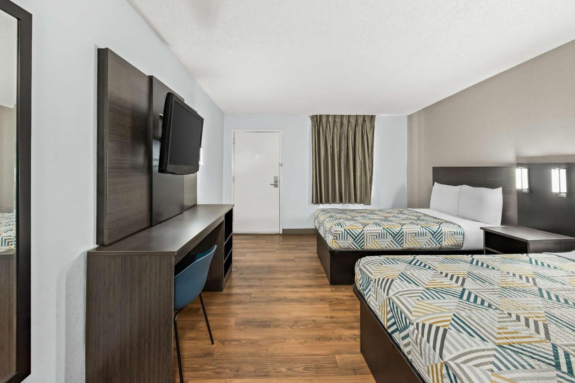 Motel 6 Lester - Philadelphia Airport Exterior photo