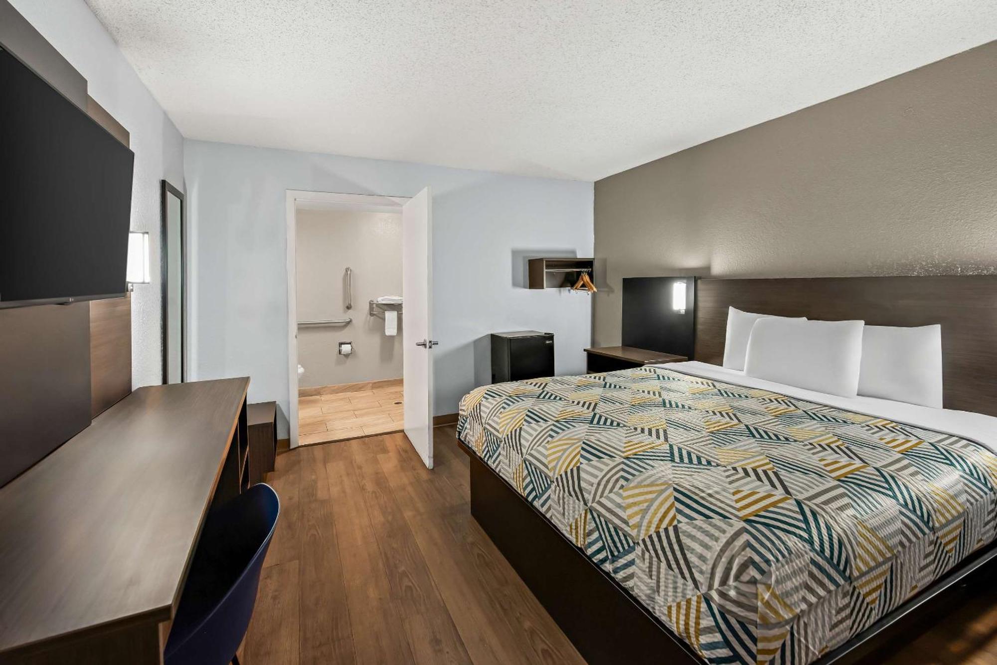 Motel 6 Lester - Philadelphia Airport Exterior photo